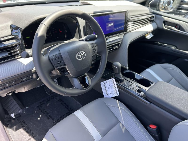 2025 Toyota Camry SEImage 13