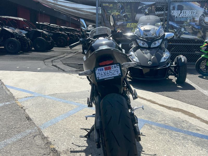 2025 Suzuki GSX-S 8R Image 9