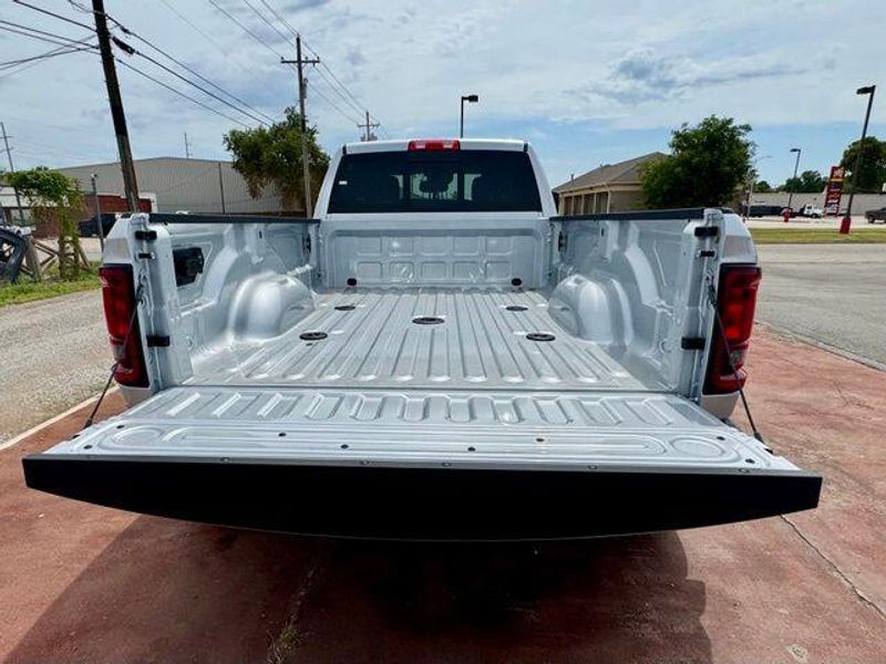 New 2027 RAM 3500 TradesmanImage 7