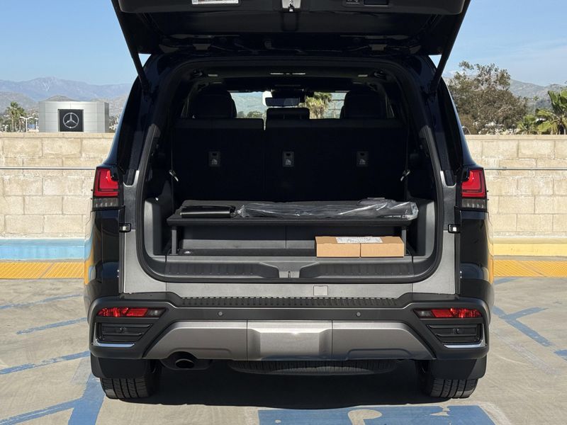 New 2026 Lexus LX 700h LuxuryImage 13