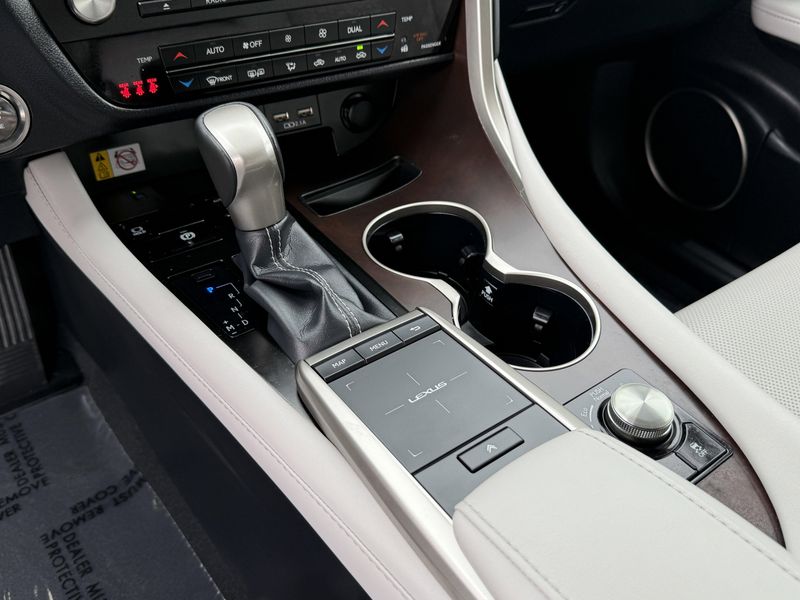 2022 Lexus RX 350Image 27