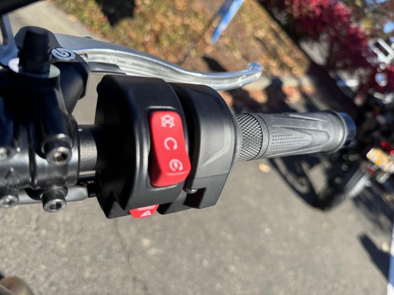 2025 Triumph Scrambler 1200 X - SAPPHIRE BLACK