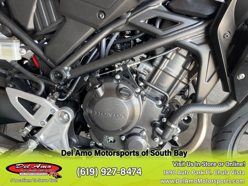 2025 Honda CB300R ABS Image 11