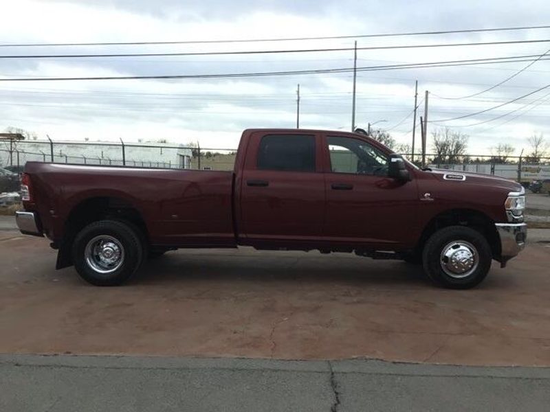 2024 RAM 3500 Tradesman Crew Cab 4x4 8