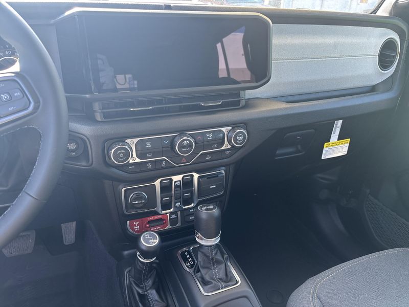 New 2026 Jeep Wrangler 4-door WillysImage 30