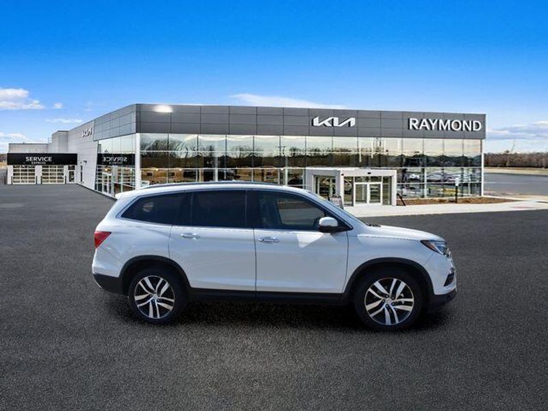 Used 2018 Honda Pilot EliteImage 2