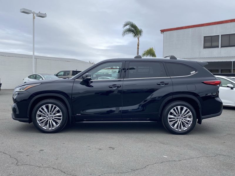 2022 Toyota Highlander PlatinumImage 7