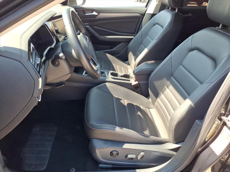 2024 Volkswagen Jetta SE photo 21