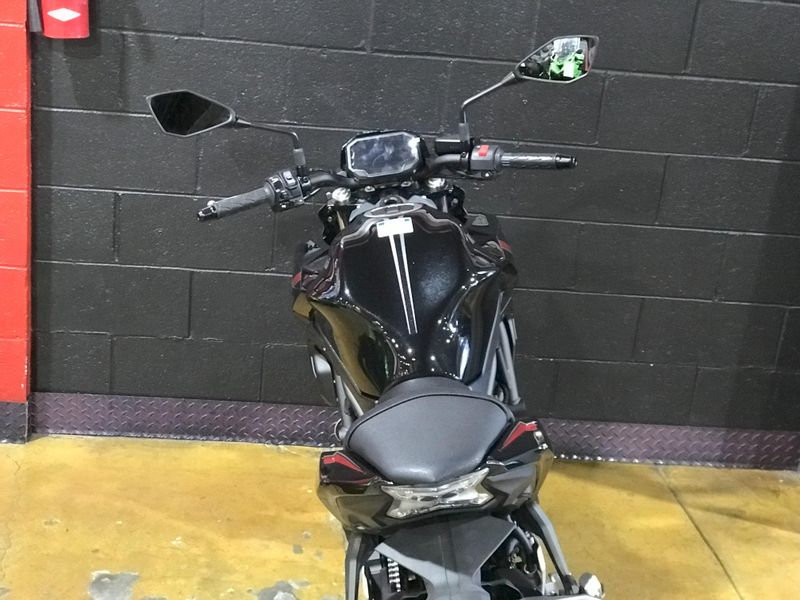 2025 Kawasaki Z650 Image 11