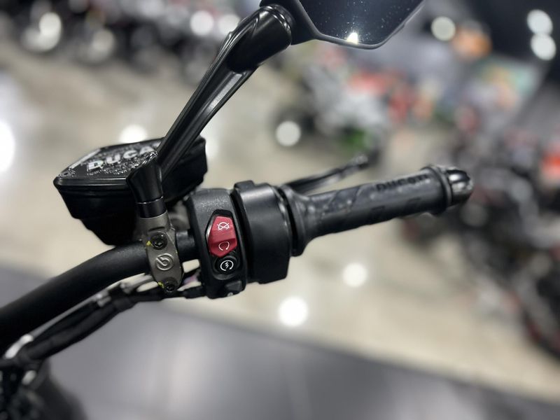 New 2026 Ducati X DIAVEL V4 Image 16