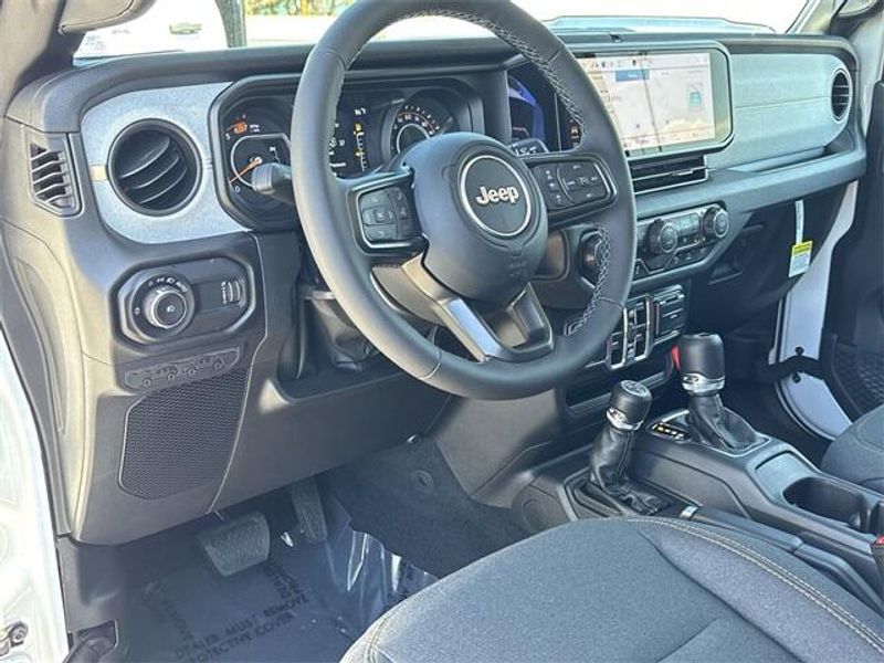 New 2025 Jeep Wrangler 4-door Sport SImage 15