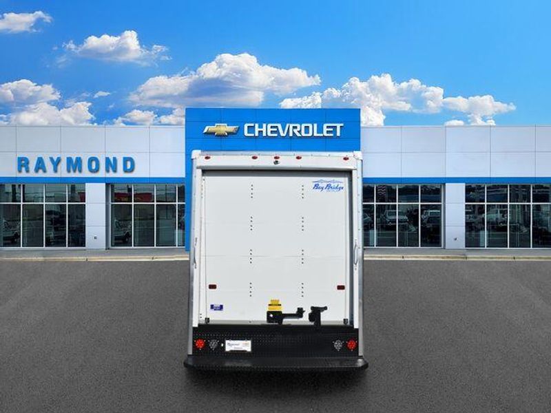 New 2026 Chevrolet Express 3500 Work VanImage 5