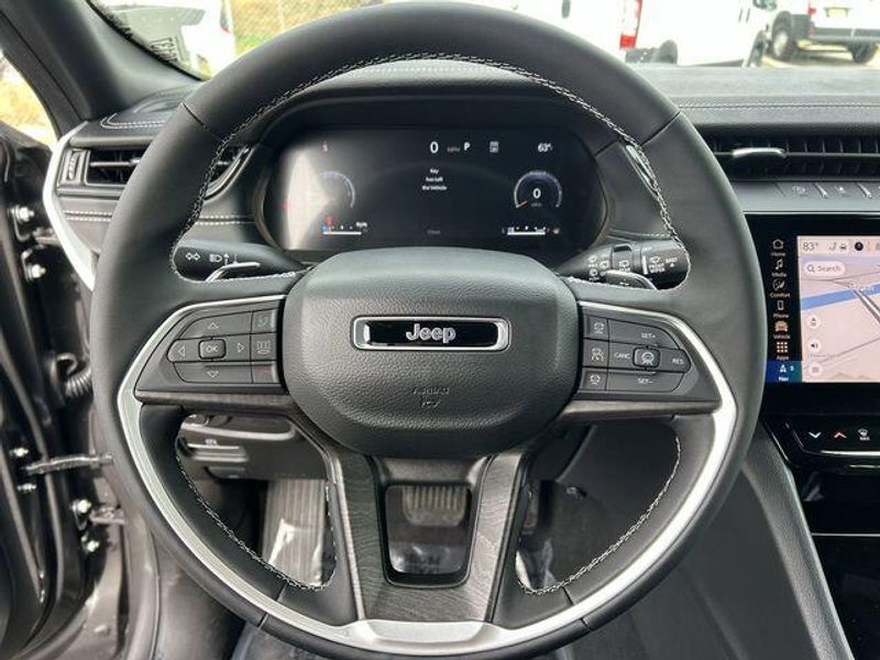 New 2026 Jeep Grand Cherokee Limited 4x2Image 18