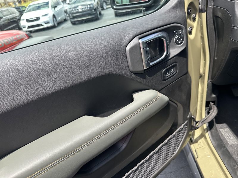 New 2025 Jeep Gladiator Mojave X 4x4Image 16