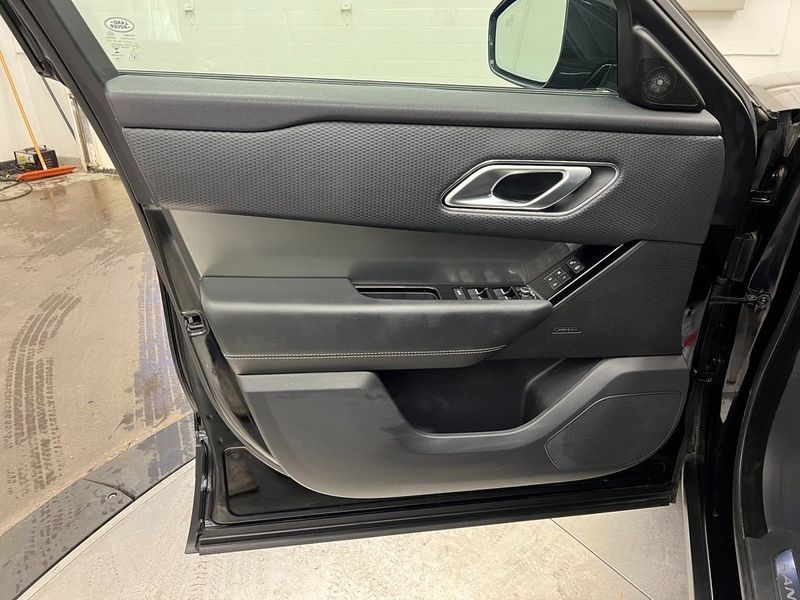 2019 Land Rover Range Rover Velar P250 SImage 19