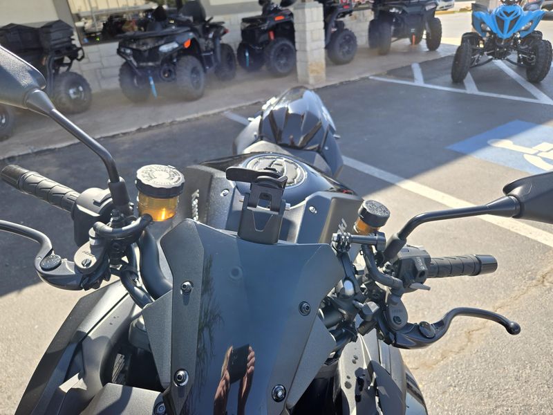 2021 Kawasaki Z H2 Base Image 21
