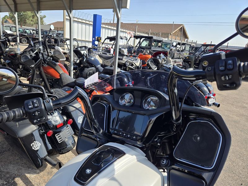 USED 2021 INDIAN MOTORCYCLE CHALLENGER DARK HORSE WHITE SMK 49ST Image 14