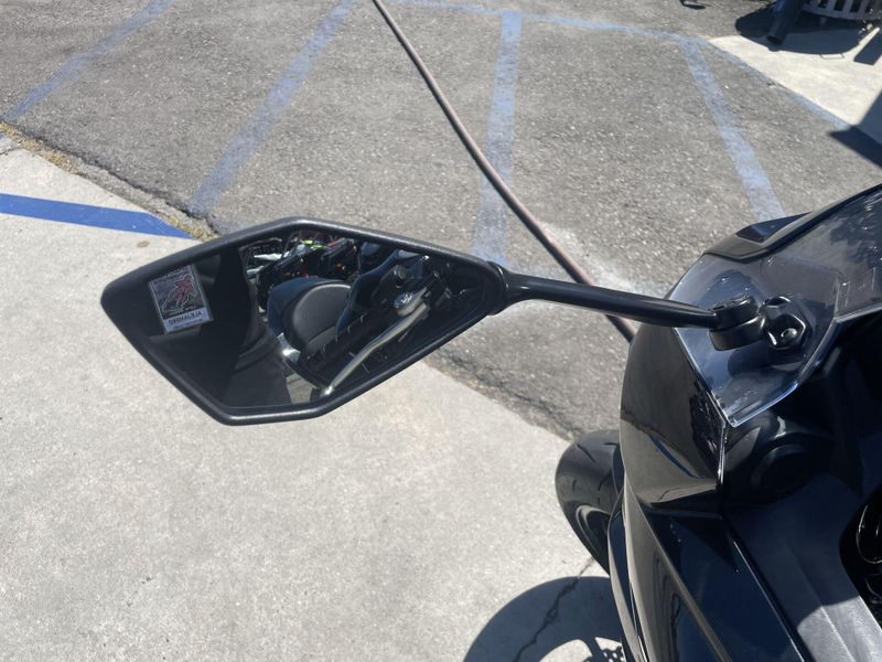 Used 2025 Kawasaki NINJA 650 Image 17