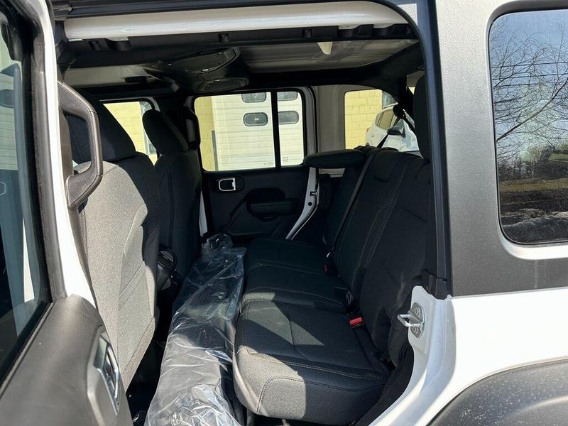 2025 Jeep Wrangler 4-door SportImage 13