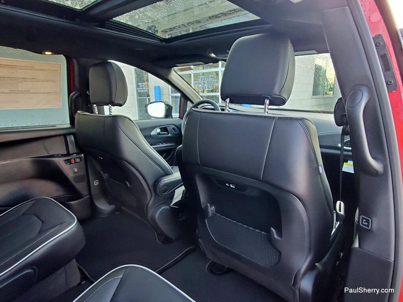 New 2026 Chrysler Pacifica Limited