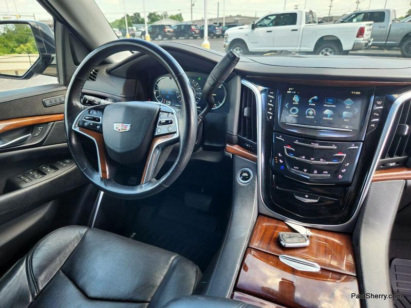 Used 2019 Cadillac Escalade ESV 