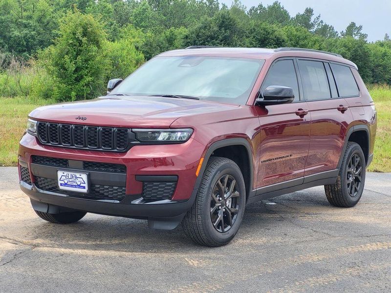 2025 Jeep Grand Cherokee L Altitude XImage 3