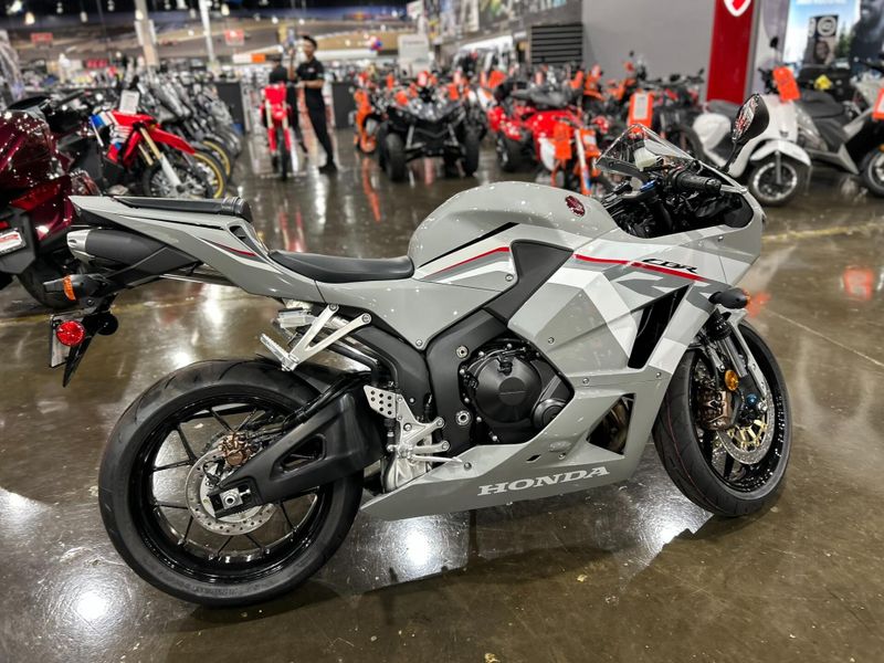 New 2026 Honda CBR600RR Image 5