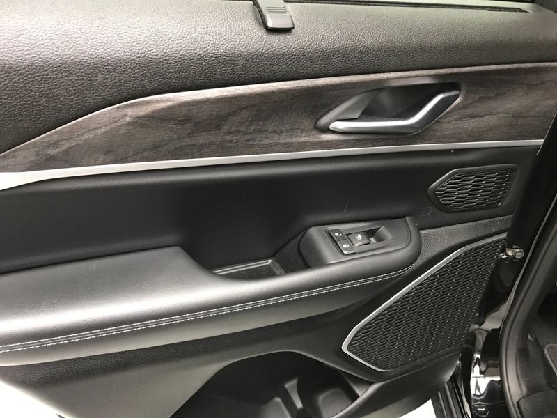 Used 2022 Jeep Grand Cherokee LimitedImage 15