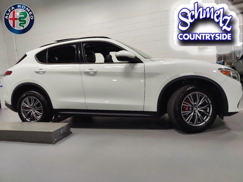 2022 Alfa Romeo Stelvio Sprint AWD w/Sunroof & NavImage 1