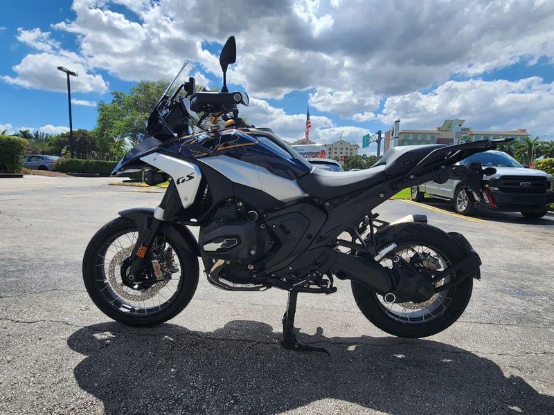 2026 BMW R 1300 GSImage 1