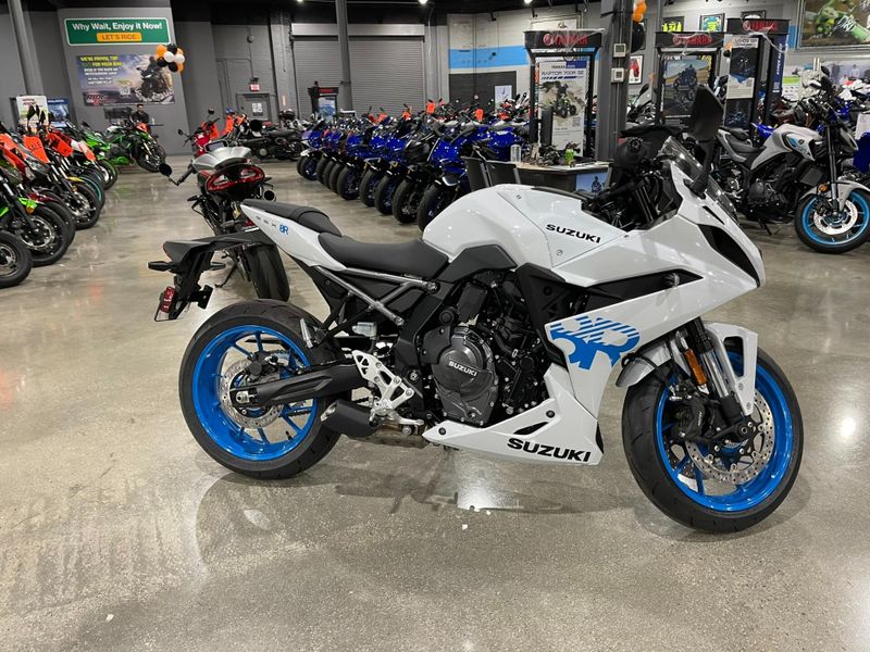 New 2026 Suzuki GSX-8R Image 2