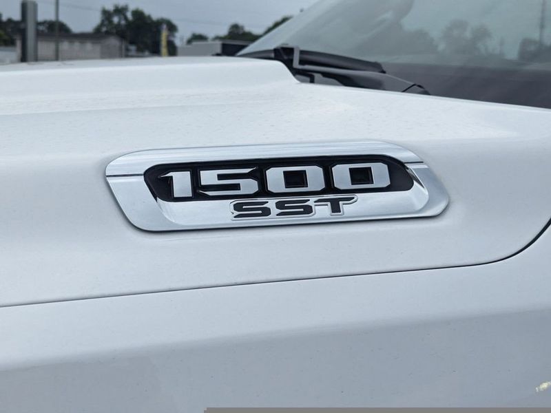 2025 RAM 1500 Laramie Crew Cab 4x4 5