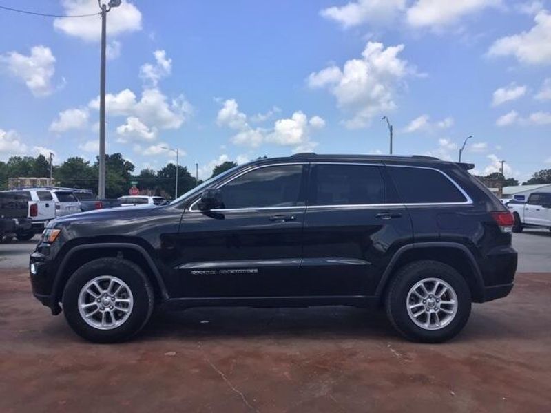 Used 2020 Jeep Grand Cherokee Laredo EImage 2