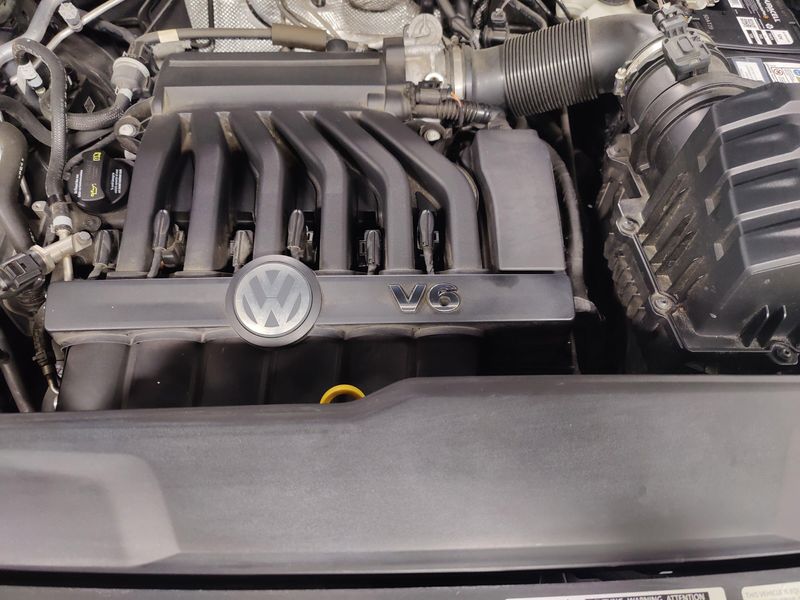 Used 2020 Volkswagen Atlas Cross Sport V6 AWD SE w/TechnologyImage 14