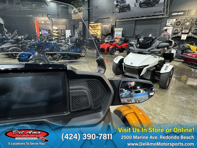 2024 Can-Am SPYDER F3 LIMITED SPECIAL SERIES (SE6)Image 17