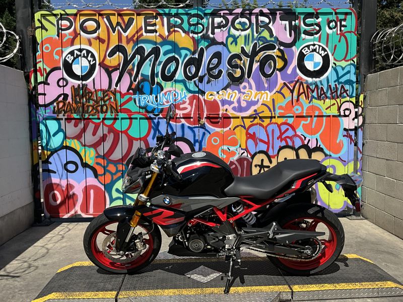 New 2025 BMW G 310 R Image 1
