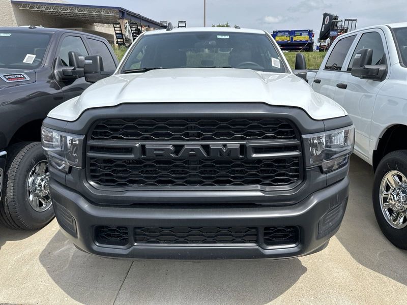 2024 RAM 2500 Tradesman Crew Cab 4x4 8