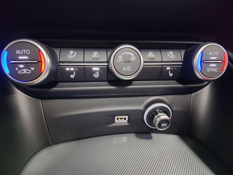 2024 Alfa Romeo Stelvio Veloce Premium AWD w/Activ AsstImage 30