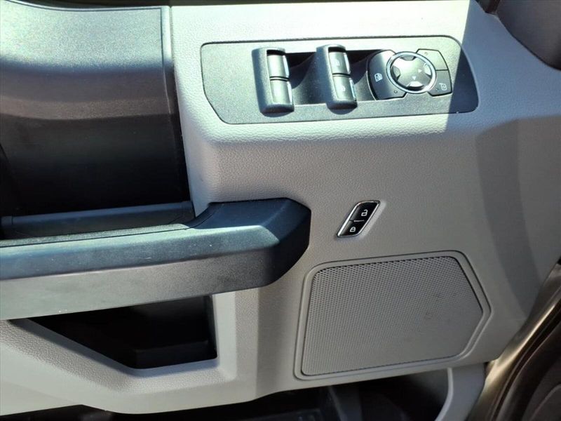 2016 Ford F-150 XL photo 24