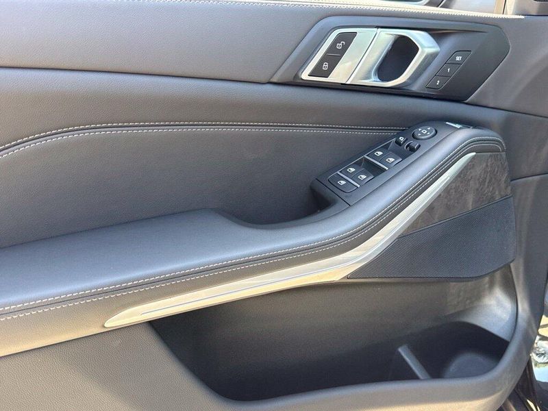 Used 2026 BMW X5 sDrive40iImage 18