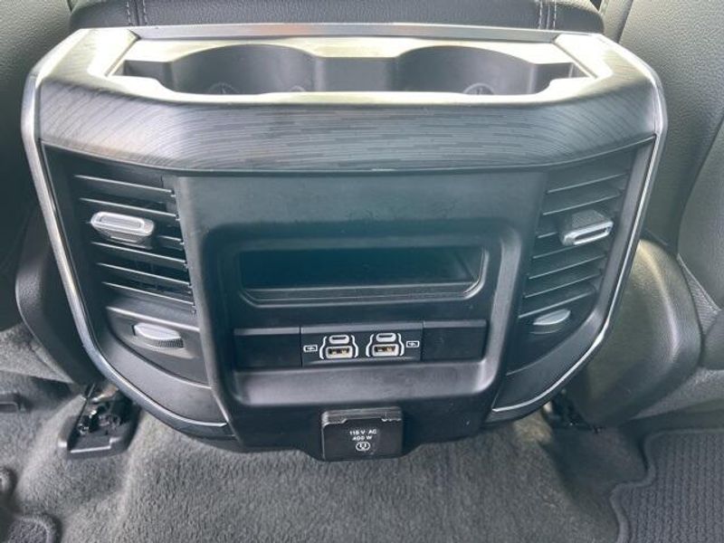 2024 RAM 1500 LaramieImage 29
