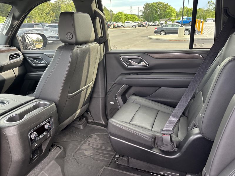 Used 2022 Chevrolet Suburban Z71Image 18
