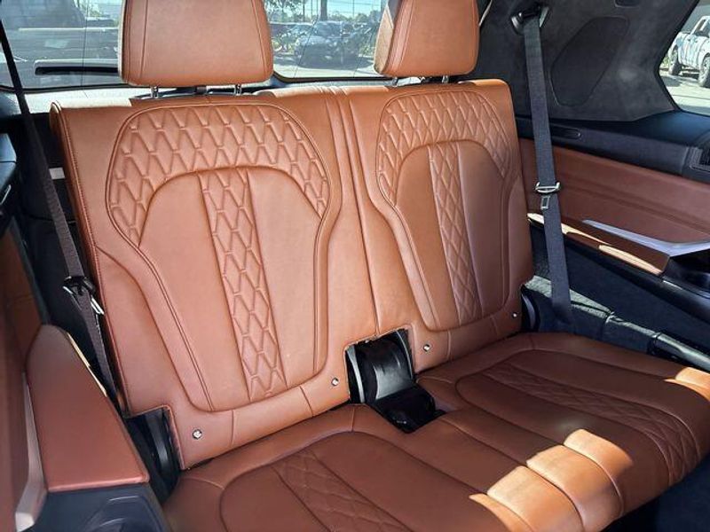 Used 2022 BMW X7 M50iImage 15