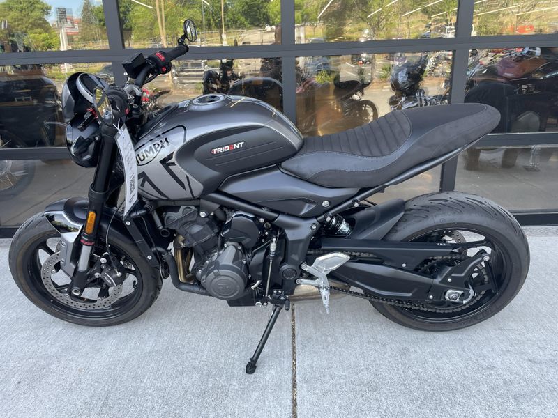 2024 Triumph Trident 660 - SILVER ICE