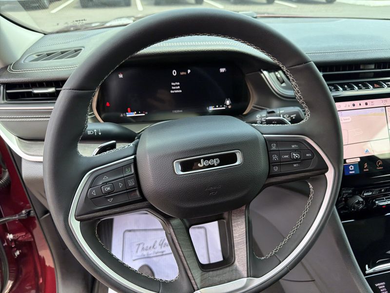 Used 2023 Jeep Grand Cherokee LimitedImage 35