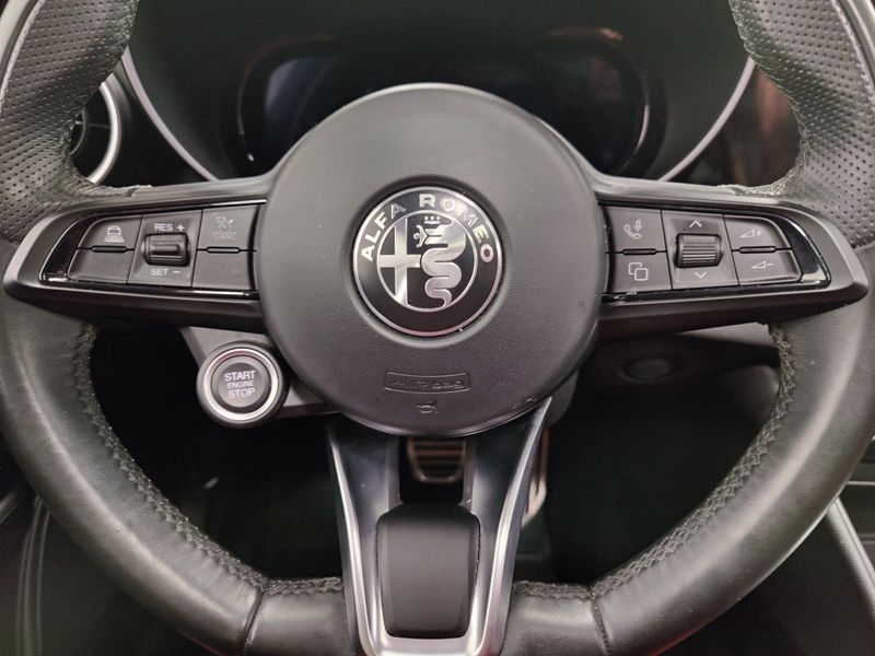 Used 2024 Alfa Romeo Giulia Ti AWD w/Performance Driving PkgImage 28