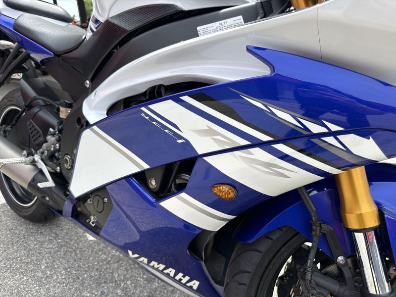 Used 2014 Yamaha YZF R6 Image 11