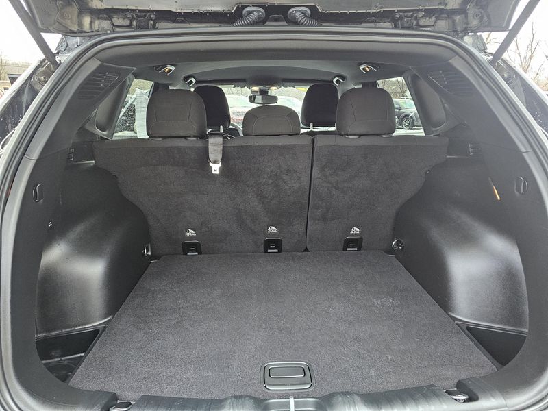 Used 2023 Jeep Compass SportImage 15