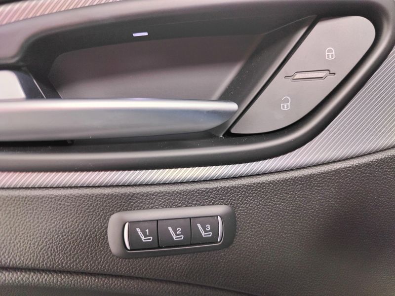 New 2025 Alfa Romeo Stelvio AwdImage 18