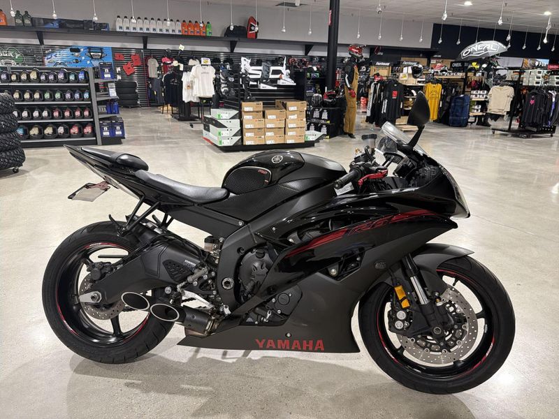 Used 2015 Yamaha YZF-R6 Image 18